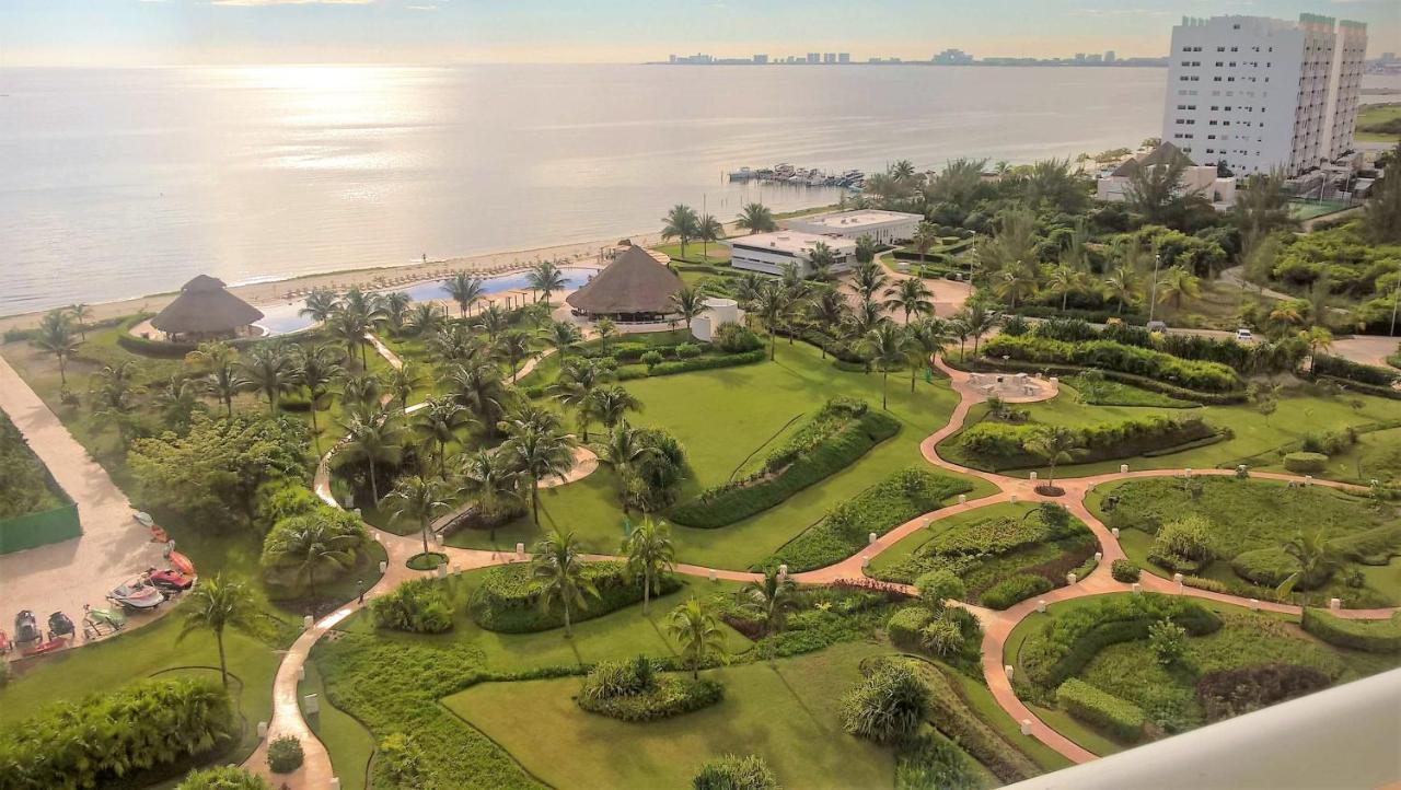 Swim The Caribbean & Work With A View Apartment Канкун Екстериор снимка